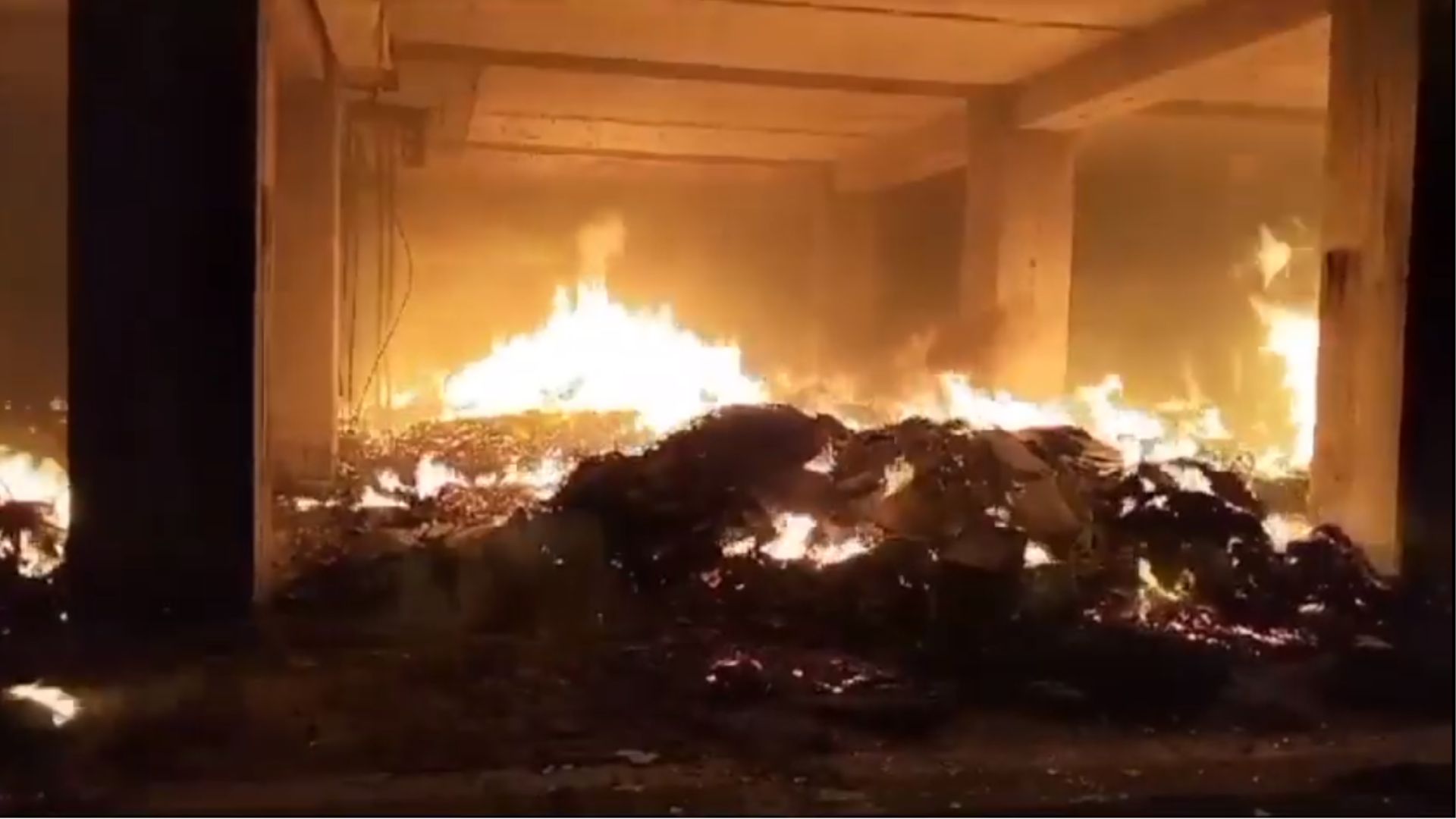 Caos incendi, l’aggiornamento del catasto del Comune di Catania è fermo al 2017<br><i>Legambiente e Vvf</i>: «Roghi dolosi, Regione inerte». Replica: «Per noi sono colposi»