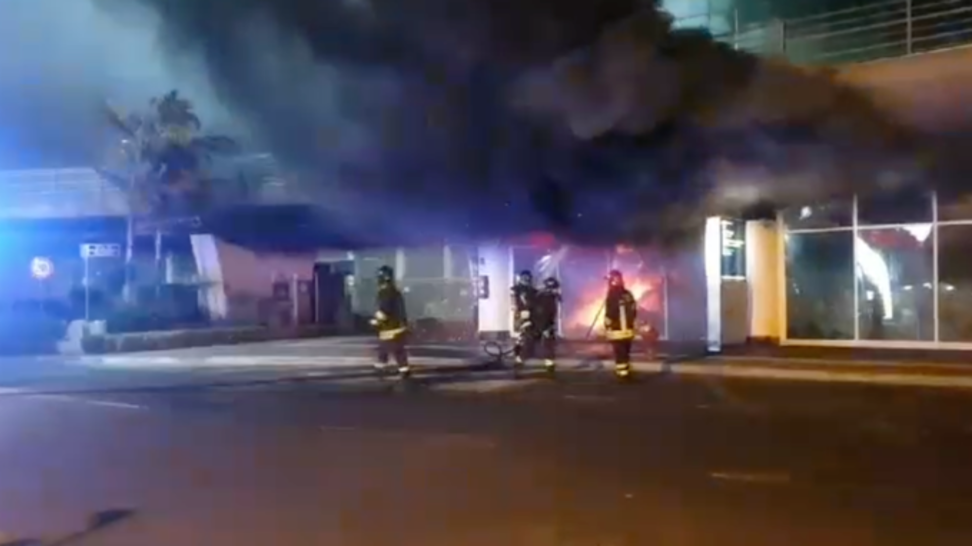 Incendio aeroporto, sette indagati: gli avvisi sono atti dovuti<br>Oltre ai vertici Sac, c’è anche un’impiegata di <i>Italy Rent car</i>