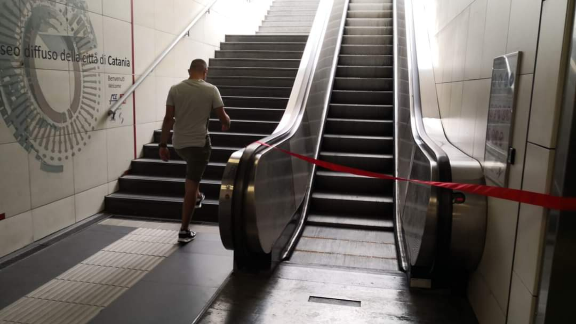 Metro: corse irregolari, scale mobili non funzionanti, ritardi e disservizi<br>Ciancio (M5s): «Basta contentini, i cittadini meritano servizi efficienti»