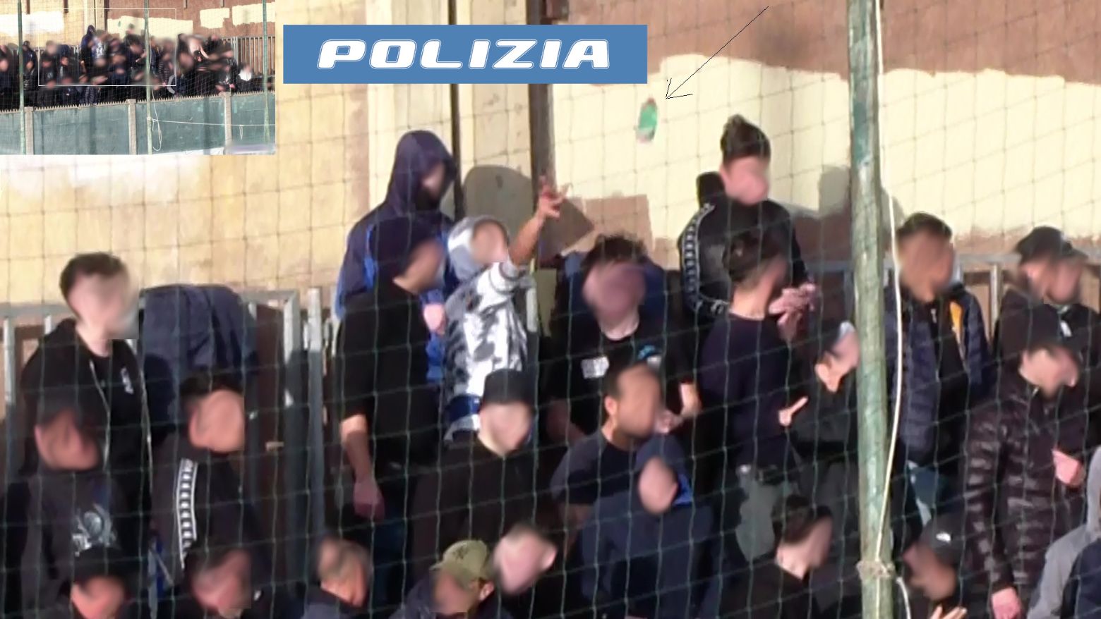 Paternò-Gela, il tentativo di rissa non va in porto così lanciano petardi<br>Sono otto gli ultras denunciati per il lancio di oggetti e fumogeni