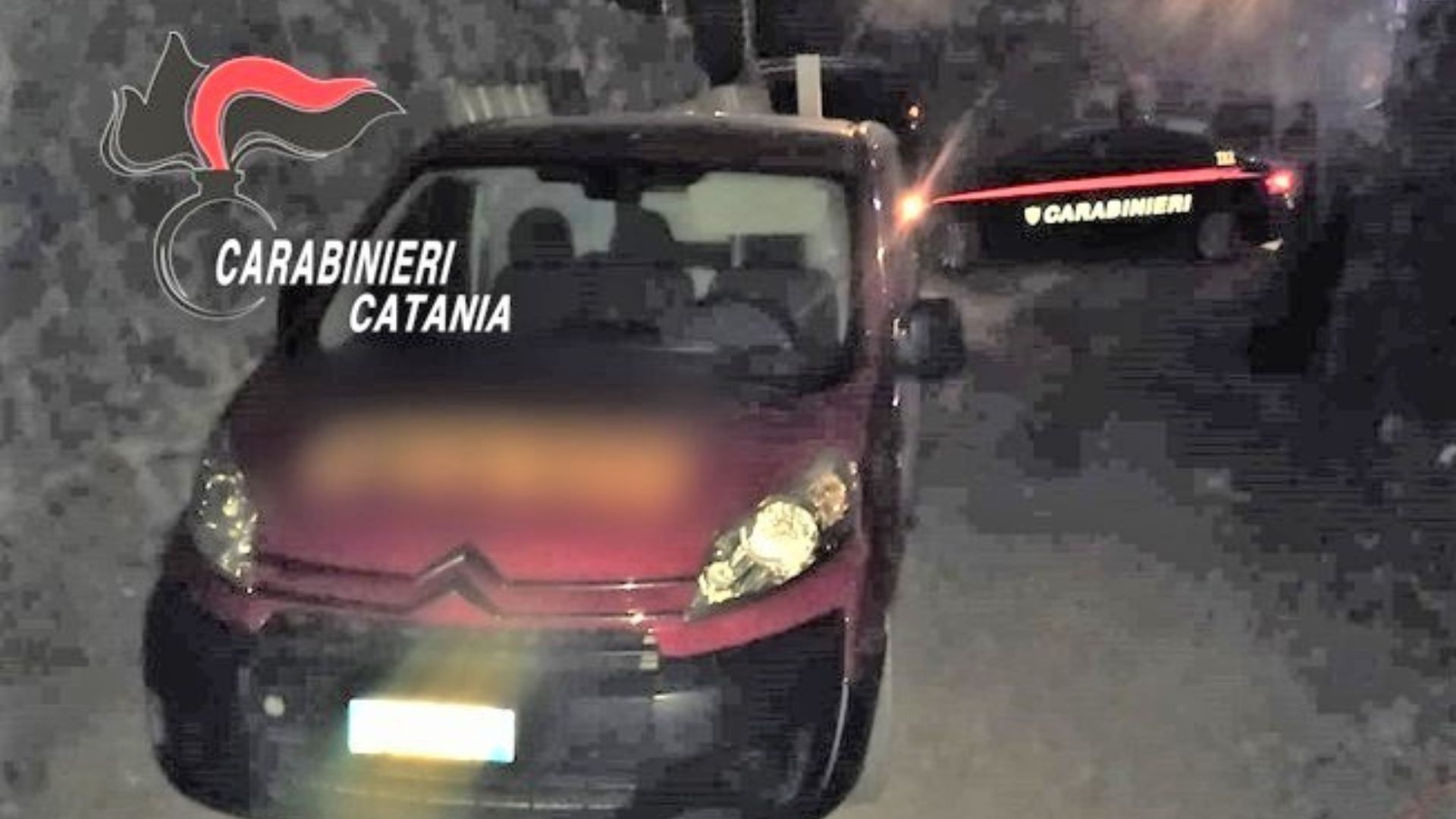 Ruba in un cantiere edile ma viene tradito dal latrato dei cani<br>Tenta la fuga, lo fermano i carabinieri di Gravina
