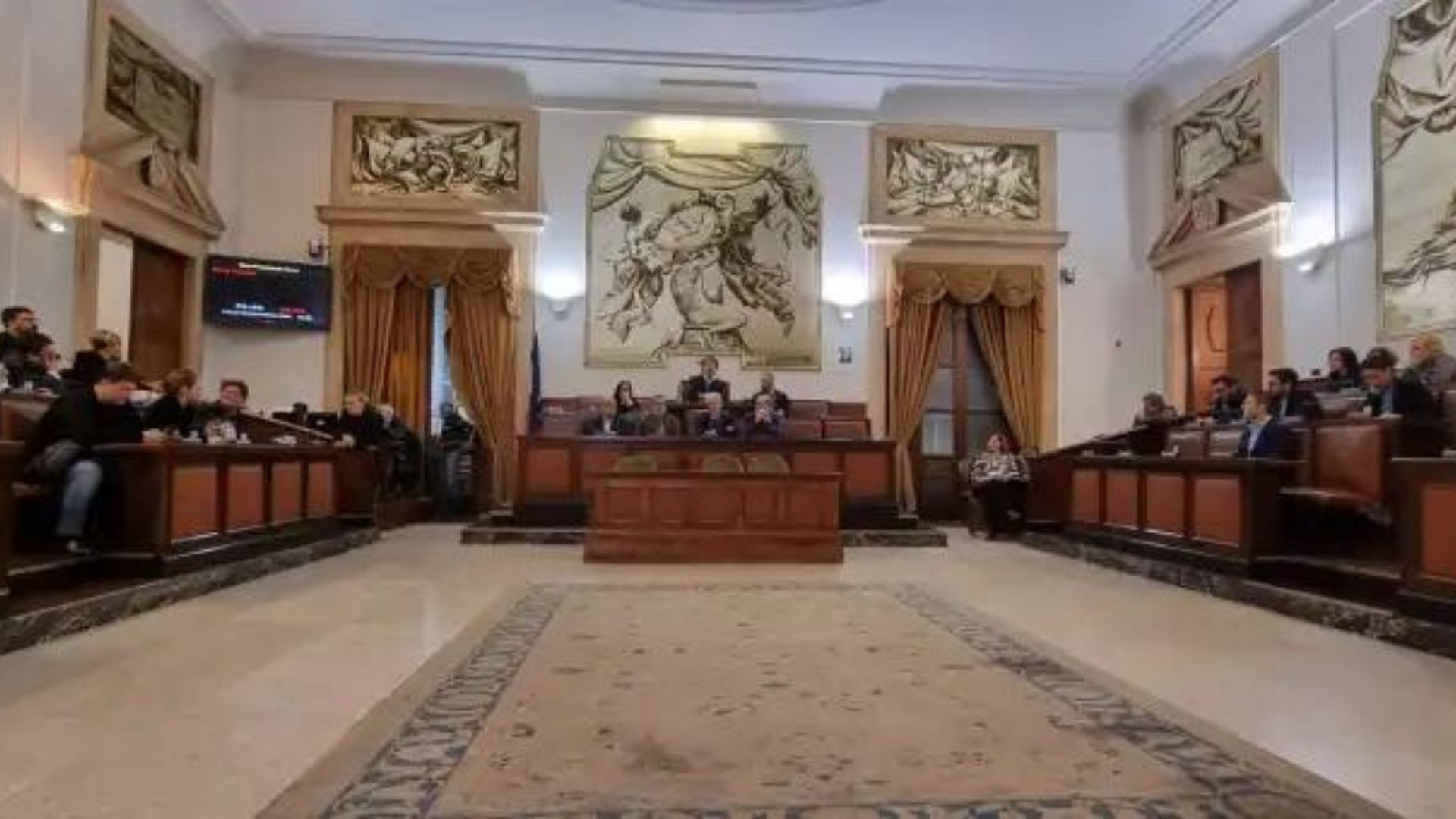 Consiglio comunale, è stato approvato il bilancio di previsione 2024-2026<br>M5s e Pd: «Amministrazione non ha assorbito il debito e il dissesto continua»
