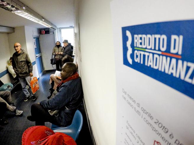 Quale futuro per i percettori delle misure di sostegno al reddito?<br>Venerdì la Conferenza stampa a palazzo degli Elefanti